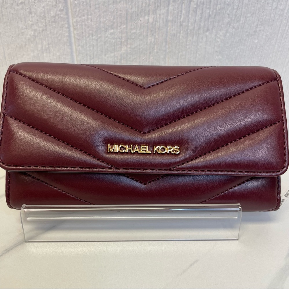 Michael Kors Leather Wallet! Brand New With Tags!